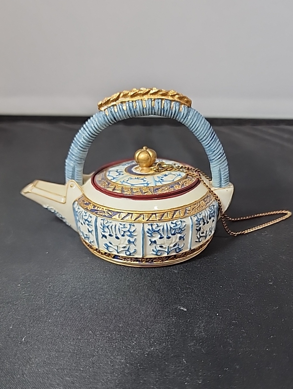 Vntg Nini Collectible Decorative Hand Pointed Resin Mini Teapot #6-21